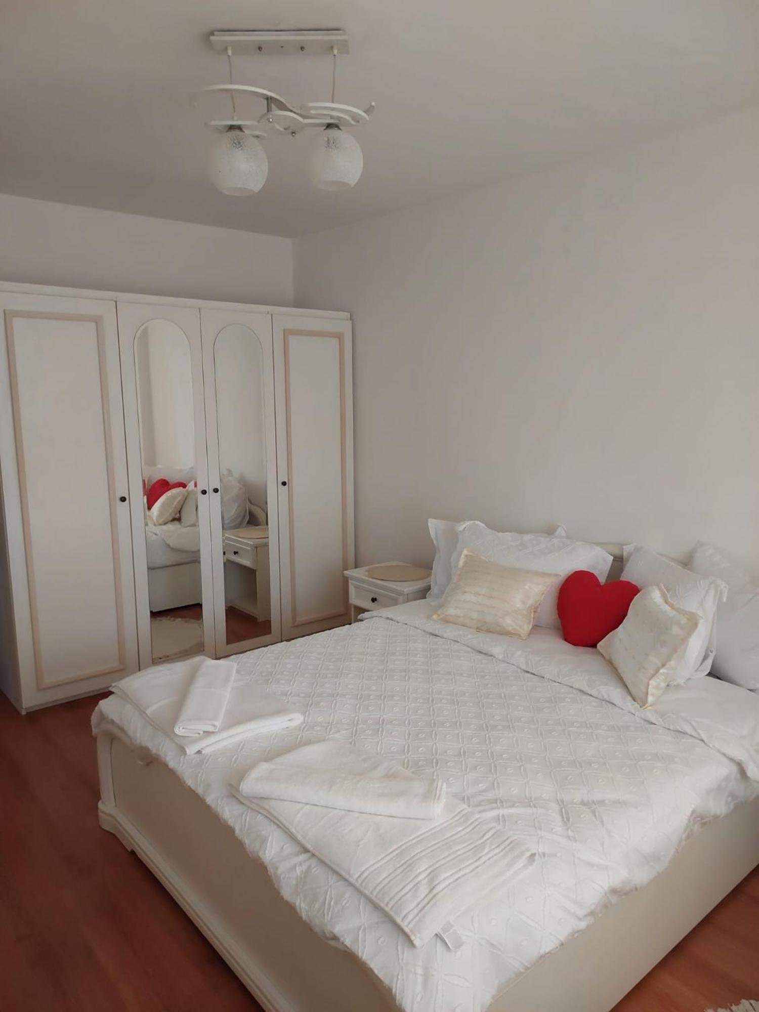 Panorama Mega Apartament Pantelimon Bucarest Exterior foto